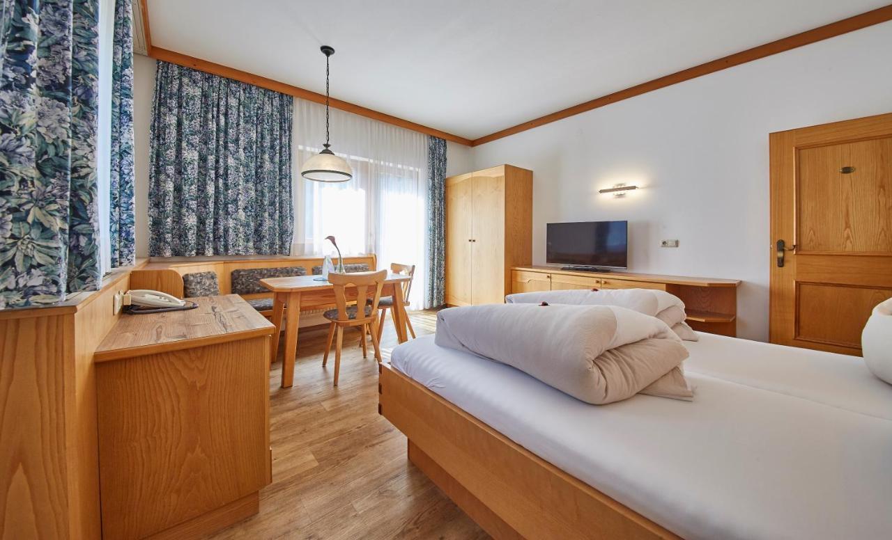 Apart-Hotel Forellenhof Saalbach-Hinterglemm Ruang foto