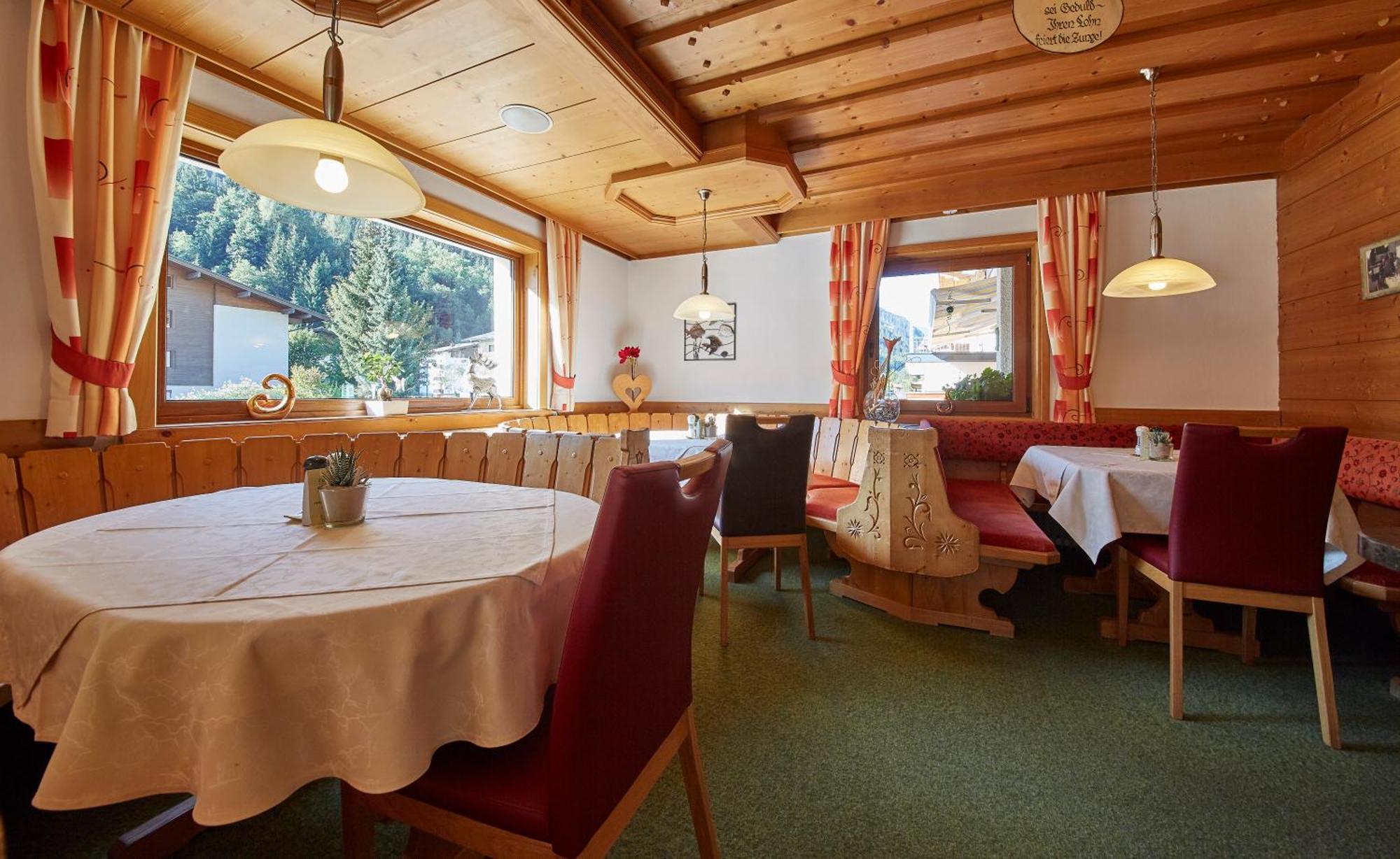 Apart-Hotel Forellenhof Saalbach-Hinterglemm Bagian luar foto